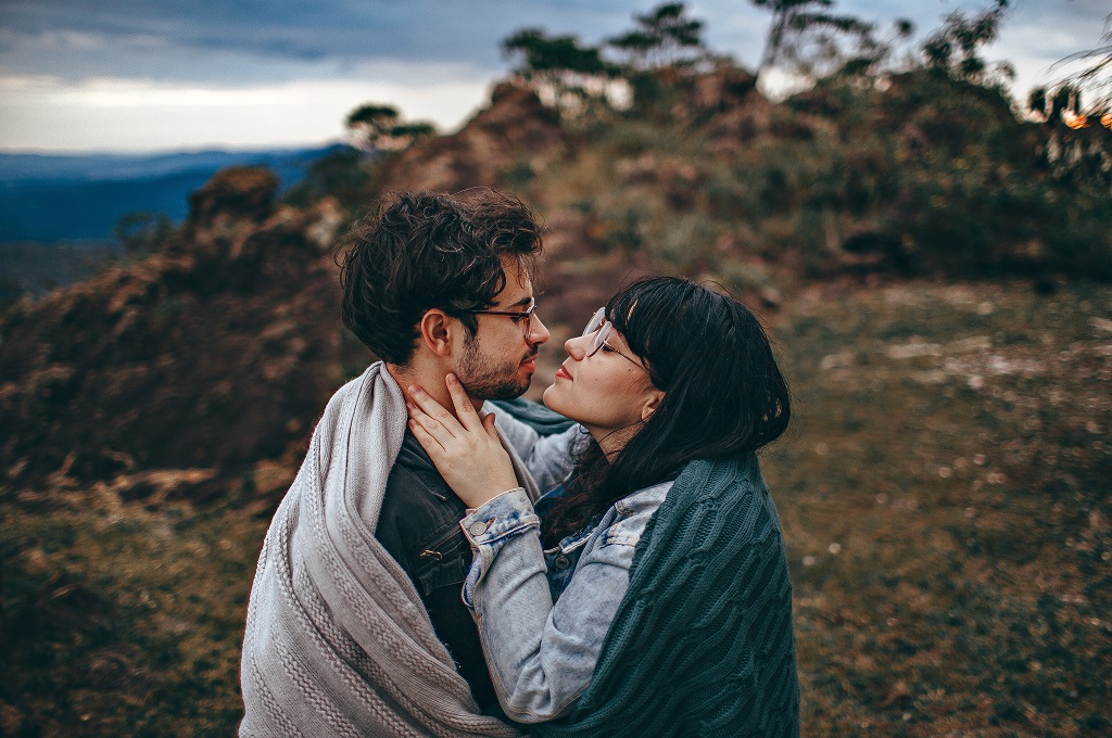 Beginning of A Relationship: When Do I Introduce Him/Her to My Friends?
